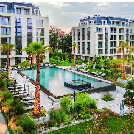 Azur Premium Апартаменти *