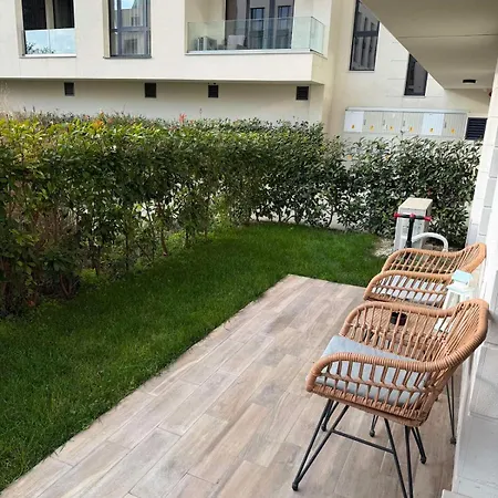 Azur Premium Apartment Warna